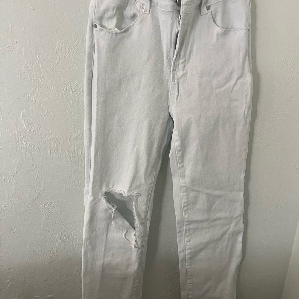 White Wide Leg Jeans with Distressed Knee